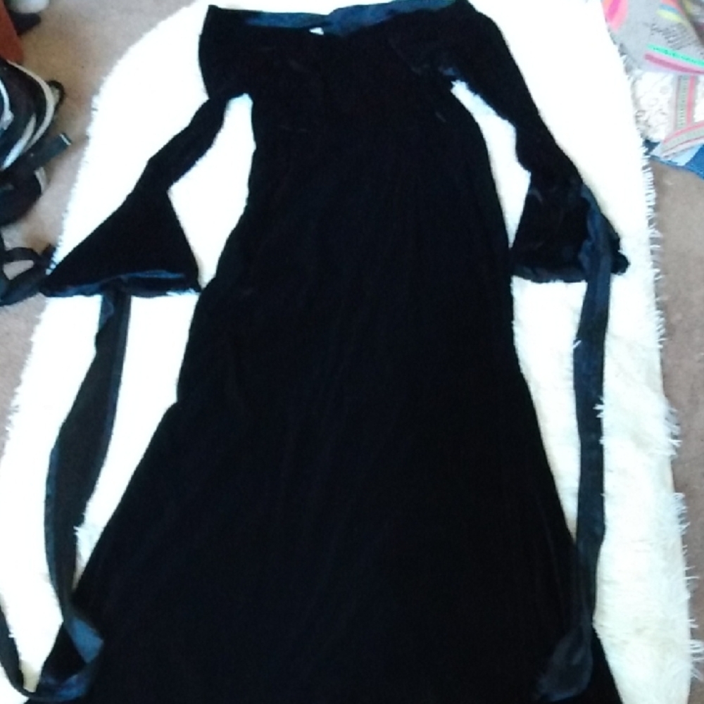 Black Velvet Long Sleeve Maxi Dress